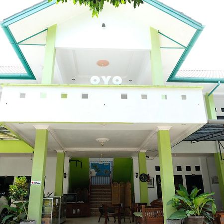 Oyo 2186 Esbe Hotel Syariah Tanjung Pandan Extérieur photo