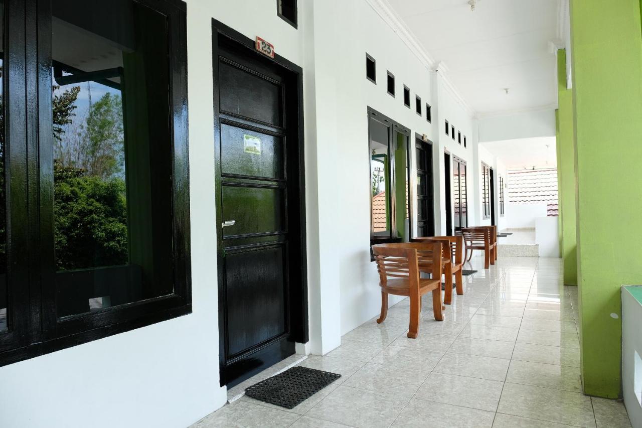 Oyo 2186 Esbe Hotel Syariah Tanjung Pandan Extérieur photo