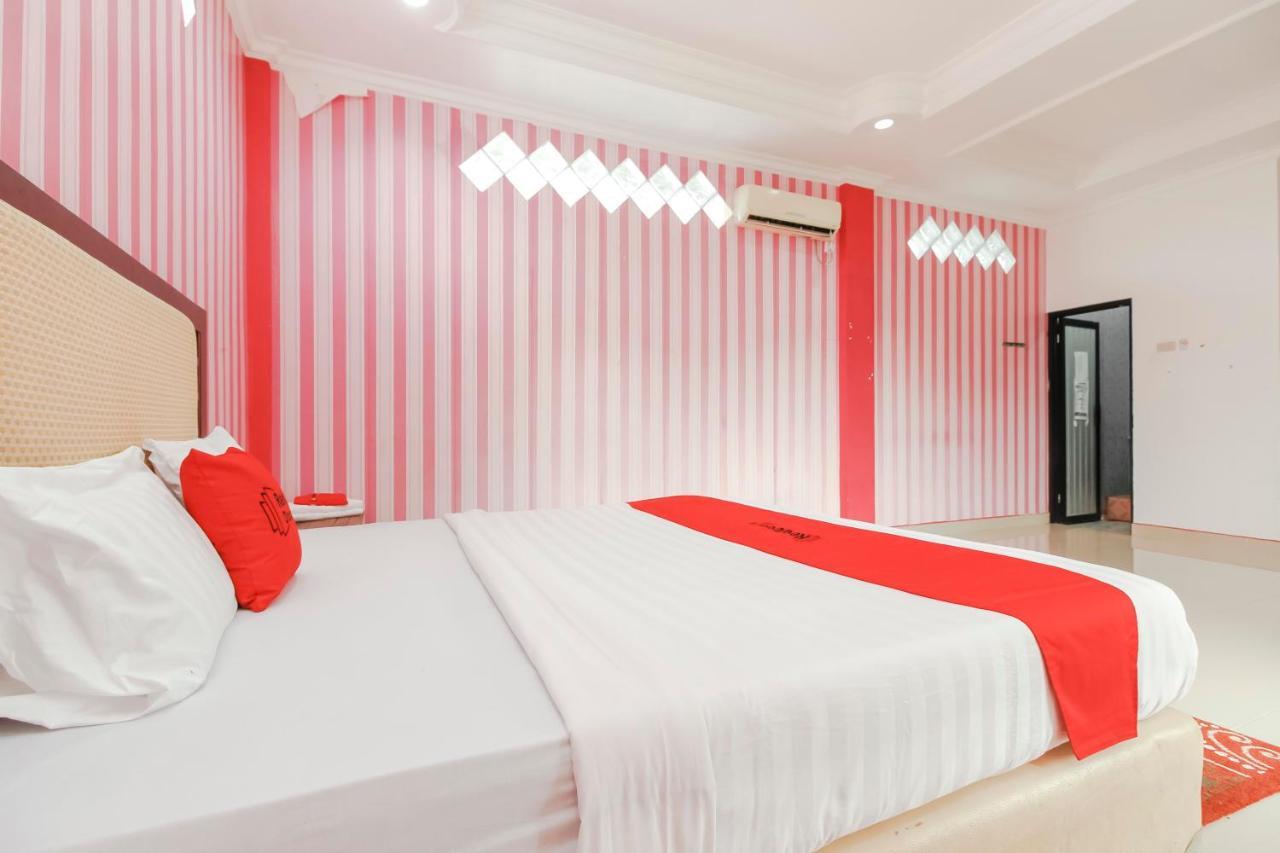 Oyo 2186 Esbe Hotel Syariah Tanjung Pandan Extérieur photo