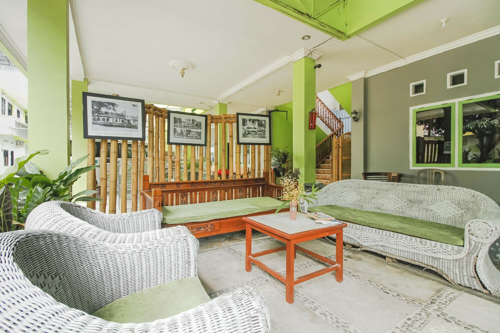 Oyo 2186 Esbe Hotel Syariah Tanjung Pandan Extérieur photo