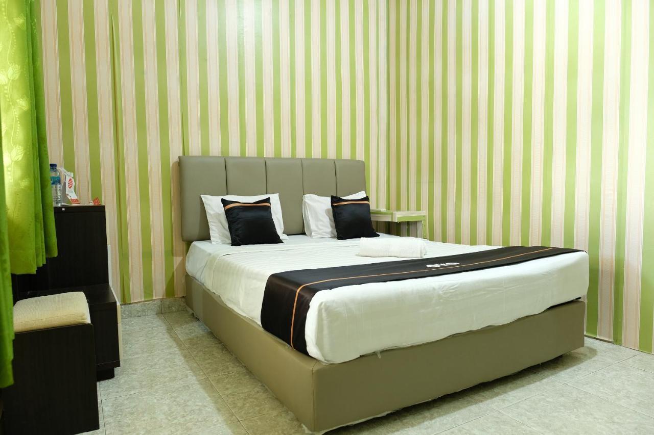 Oyo 2186 Esbe Hotel Syariah Tanjung Pandan Extérieur photo