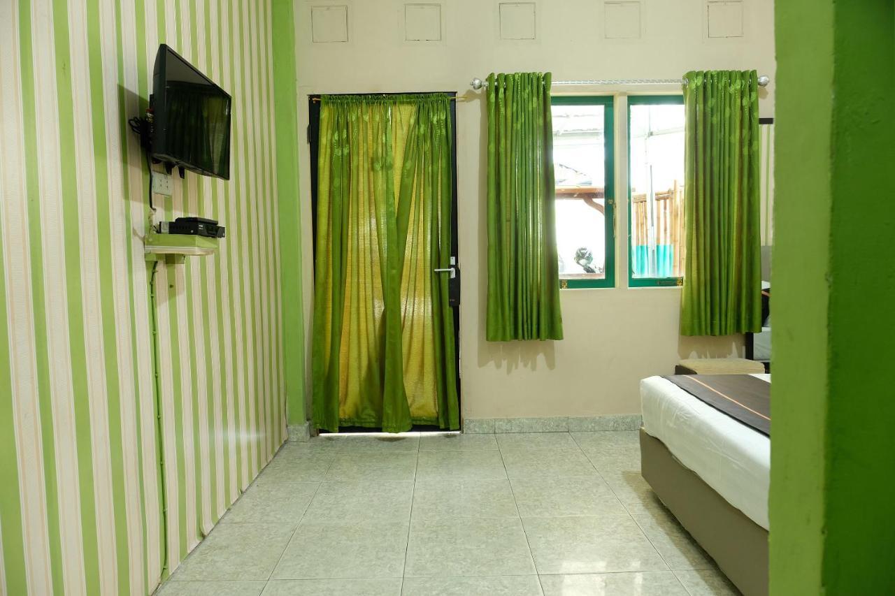 Oyo 2186 Esbe Hotel Syariah Tanjung Pandan Extérieur photo